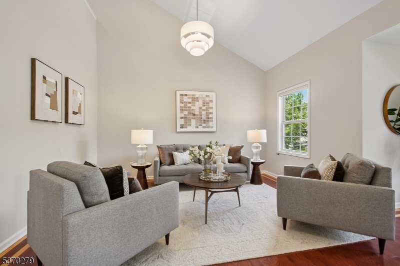 317 Winthrop Dr