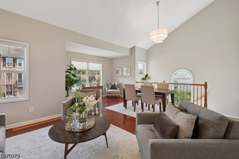 317 Winthrop Dr