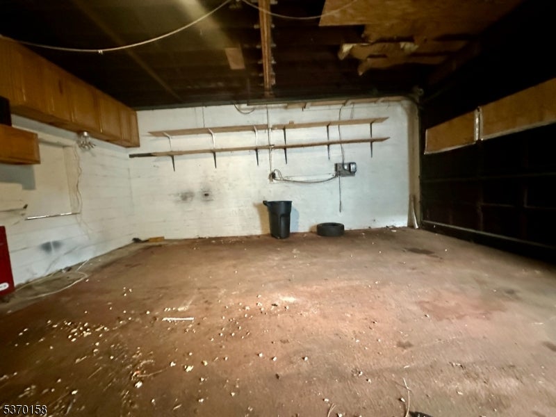 305 Green Ave Garage