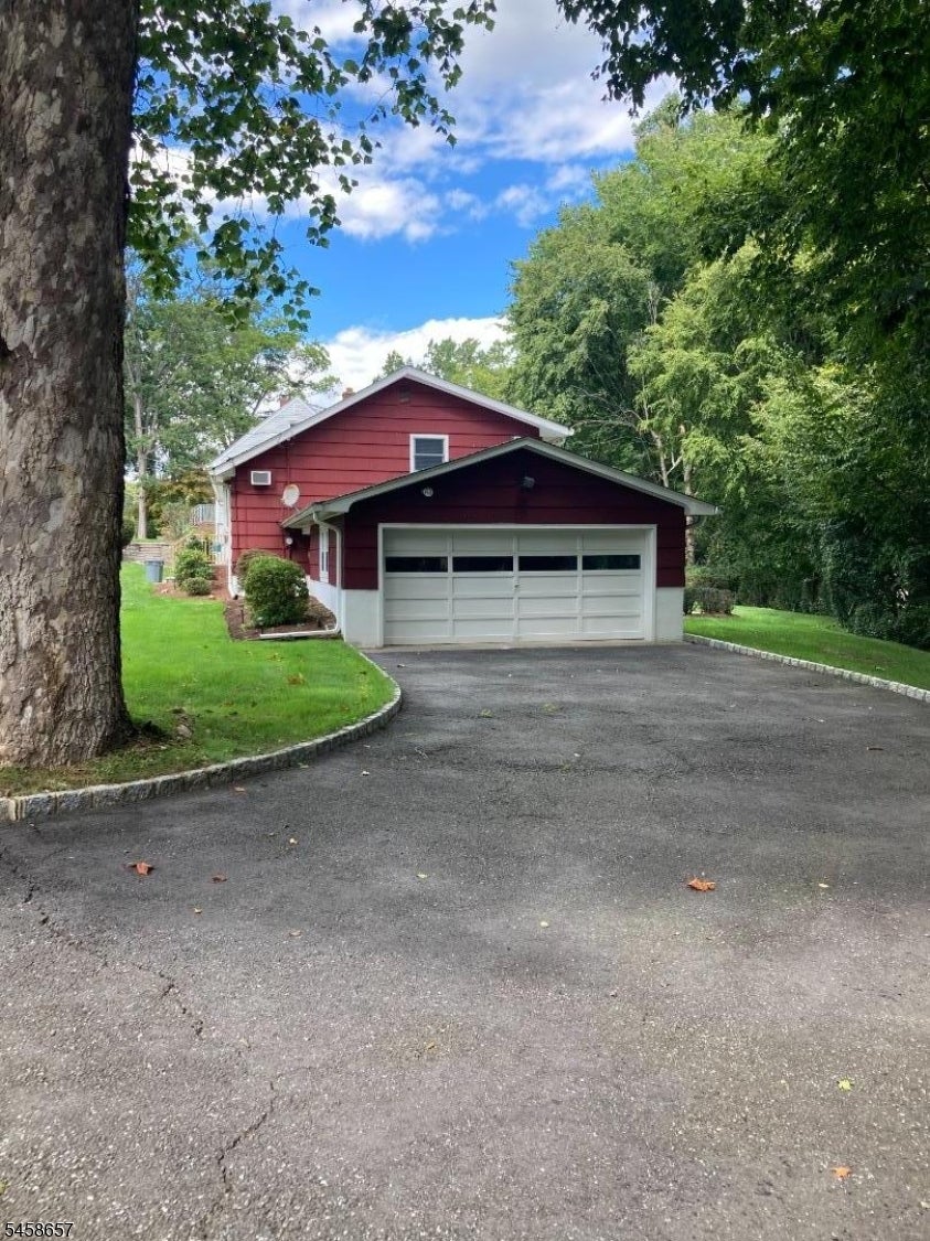 10 Pinecrest Ter