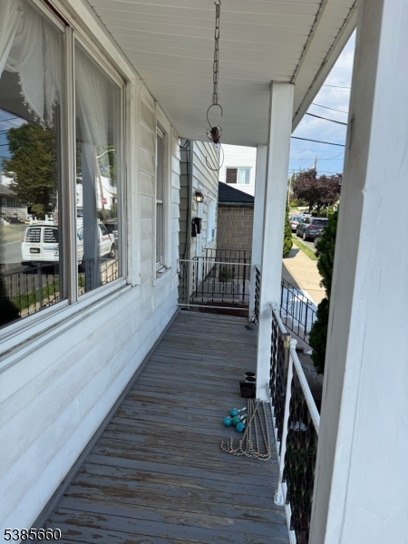 387 Hobart Ave