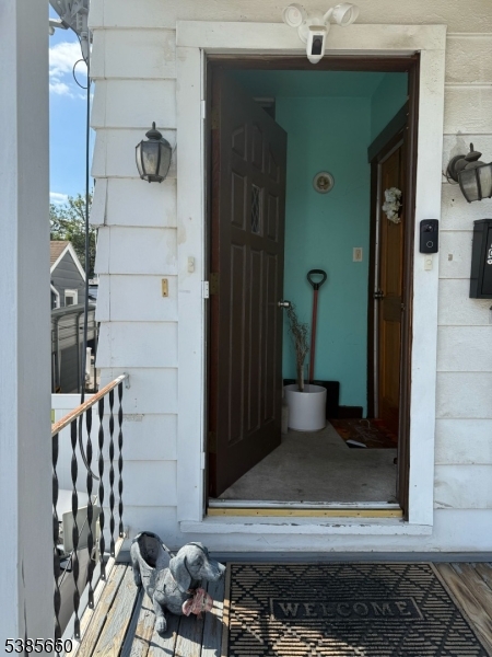 387 Hobart Ave