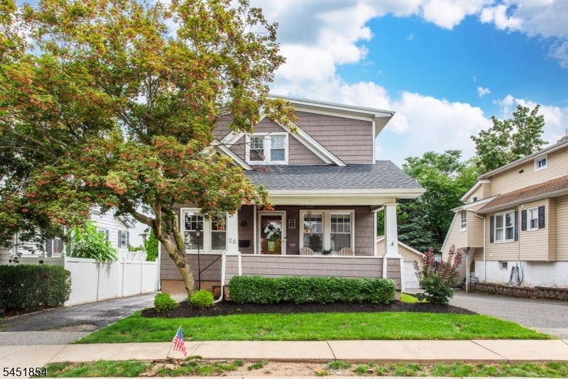 26 Dewey Ave