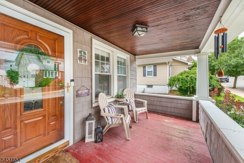 26 Dewey Ave