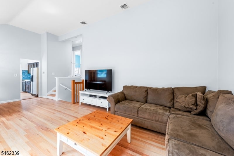 492 Herrick Dr