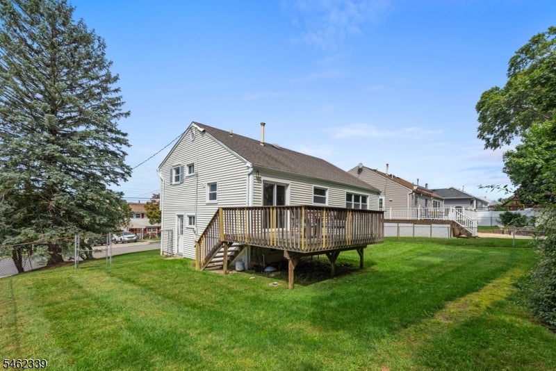 492 Herrick Dr