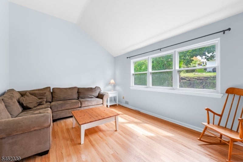492 Herrick Dr