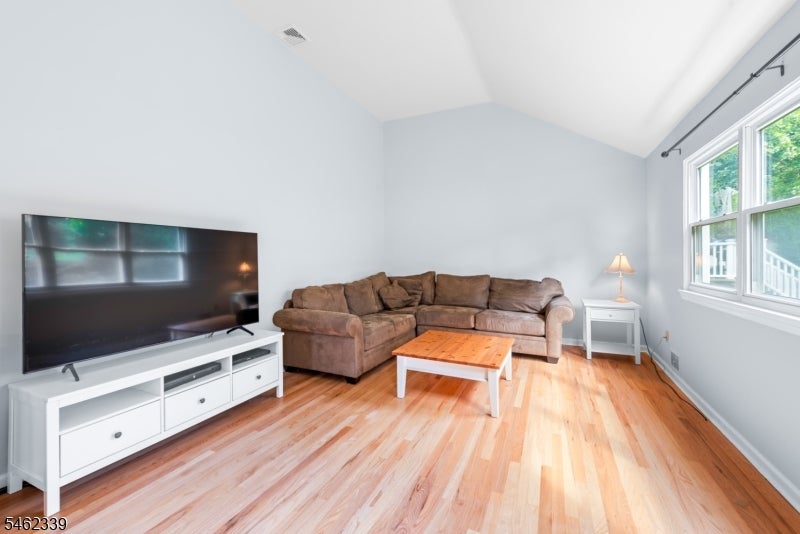492 Herrick Dr