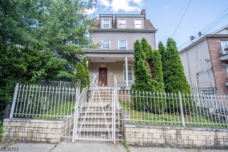 84 Farley Ave
