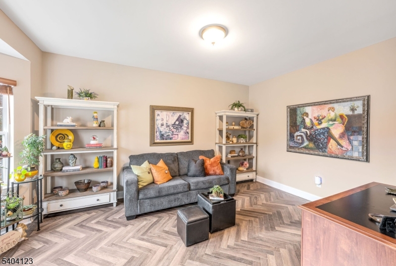 7 WINDING RIDGE ROAD