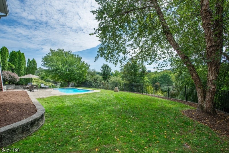 14 Vista Dr