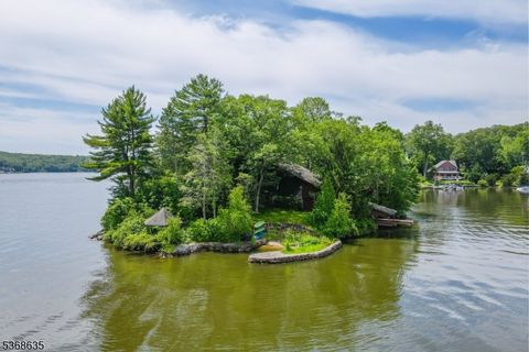 68 Rocky Point Rd West Milford Twp. NJ 07421