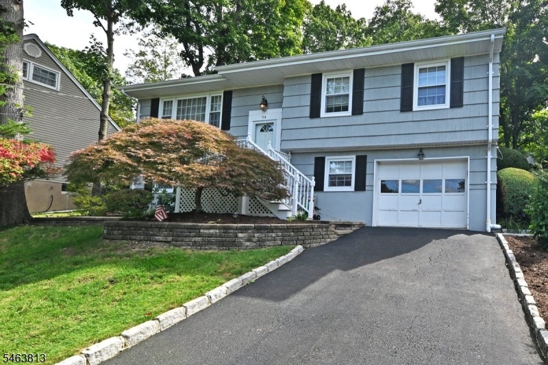 54 Walton Ave
