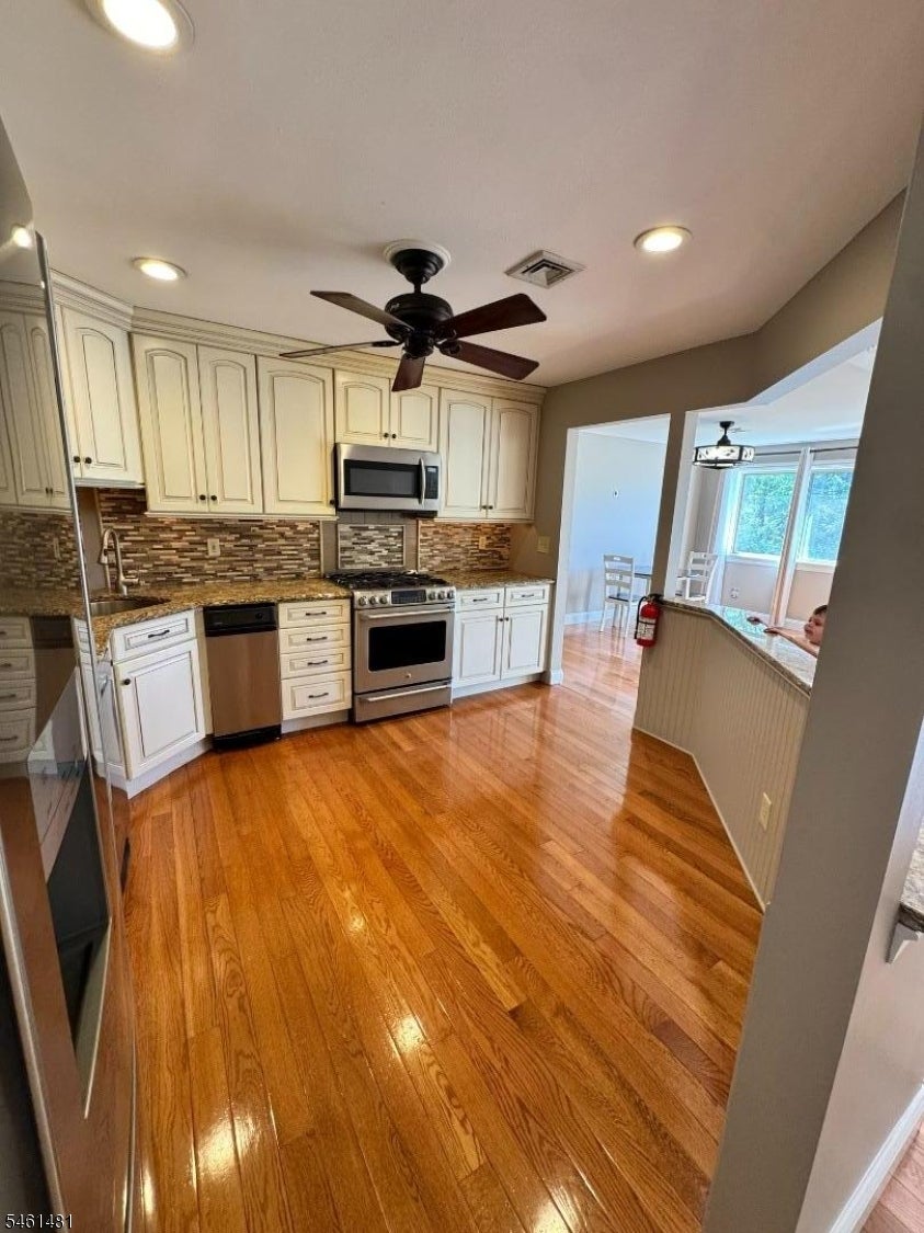206 Drake Ln