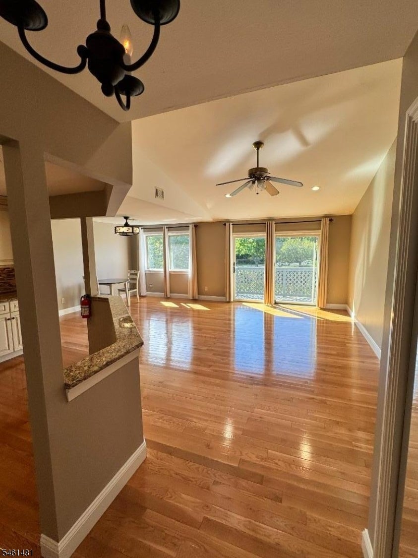 206 Drake Ln