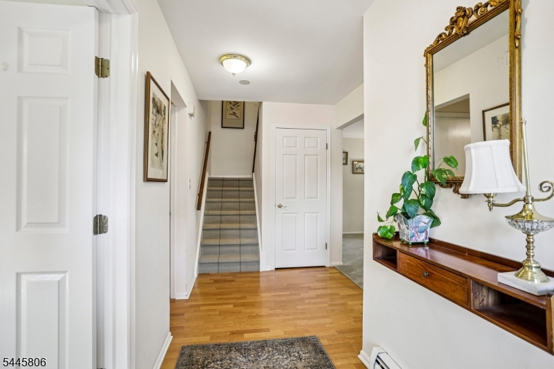 27 Coachlight Dr