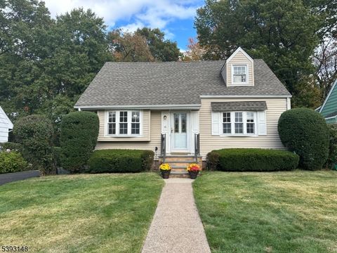 Photo of 15 Andover Pl, Bloomfield, NJ 07003 (MLS # 3994288)