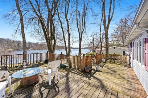 27 Plaza Dr Hampton Twp. NJ 07860