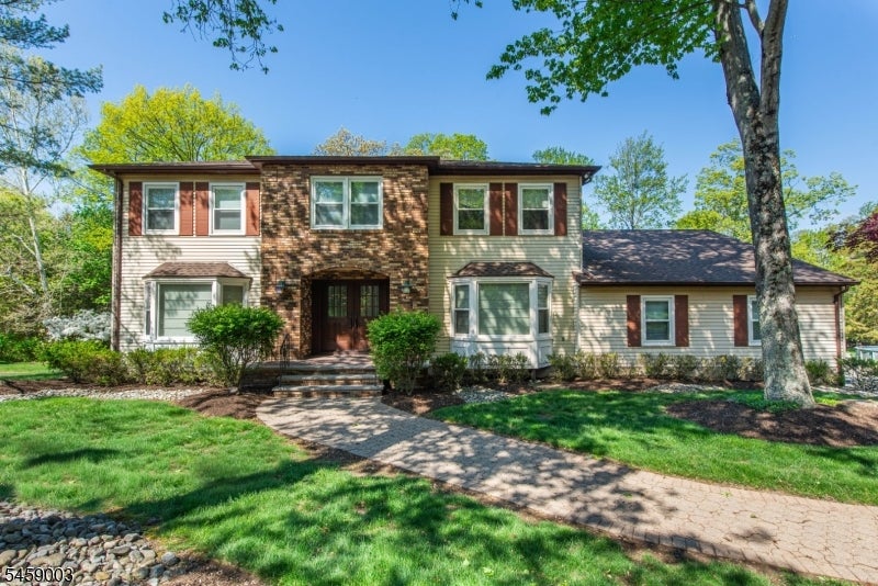 10 Weiss Dr