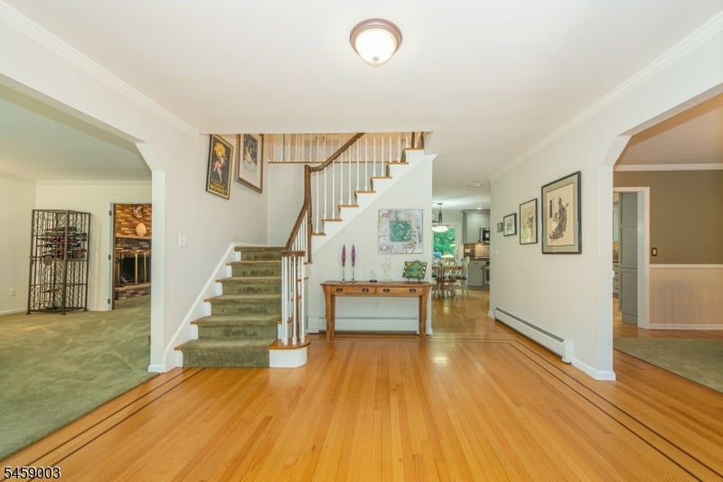 10 Weiss Dr