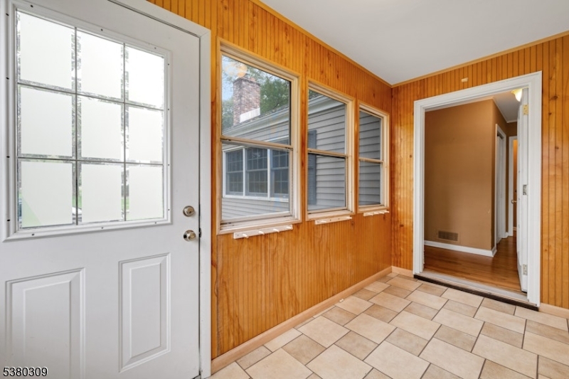 10 Emery Ave