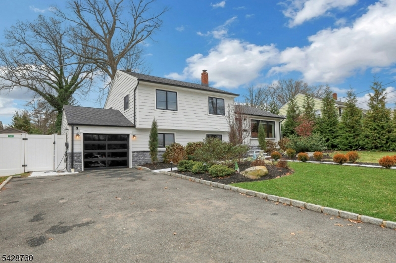 81 Pascack Ave
