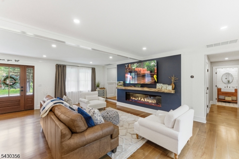 8 Longview Ave