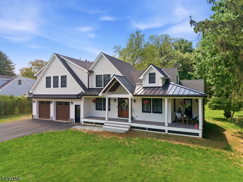 8 Longview Ave