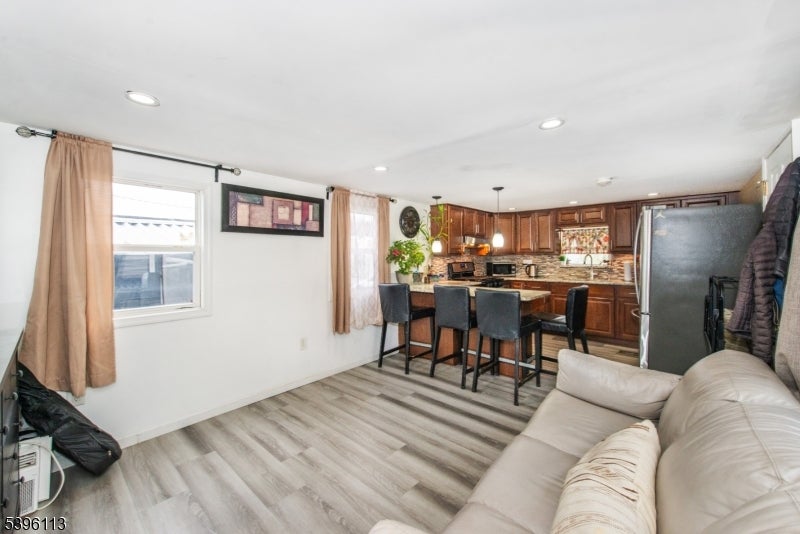 39 Helen Drive