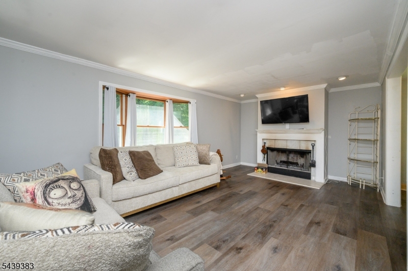 11 Pine Ridge Rd