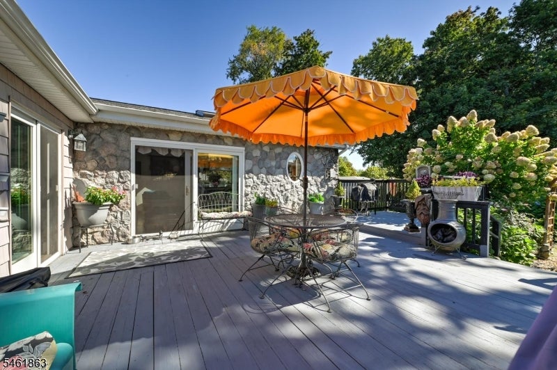 2 Armstrong Dr
