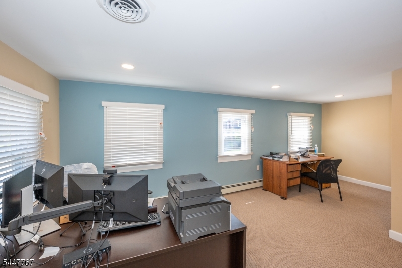 305 W Main St