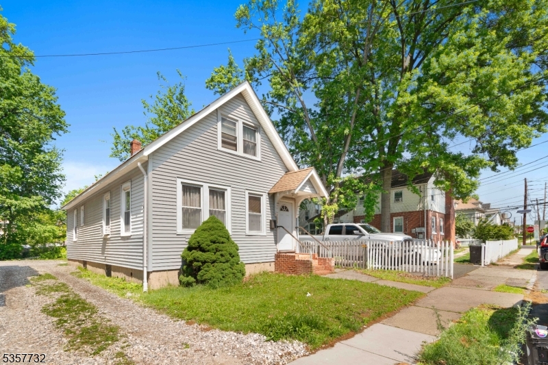 54 Thomas St