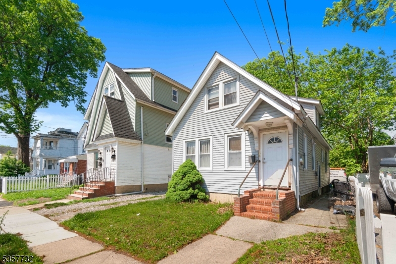 54 Thomas St