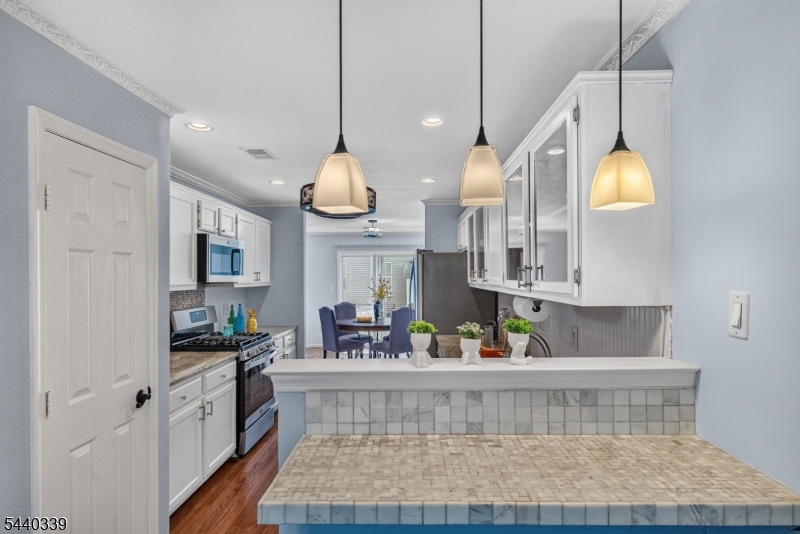 303 Cobblestone Ct