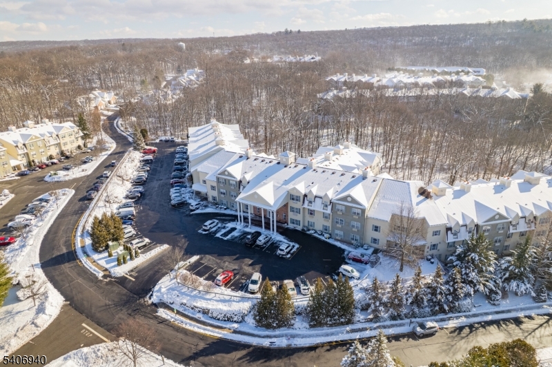 6411 Richmond Rd 411