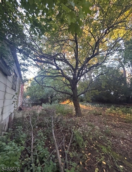 24-08 Arcadia Rd