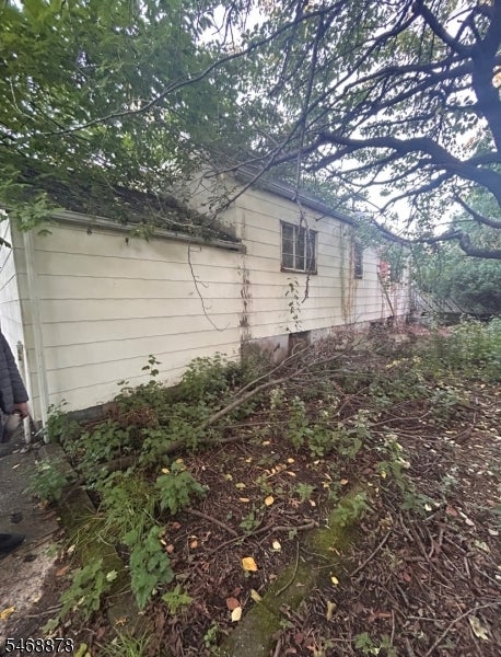 24-08 Arcadia Rd