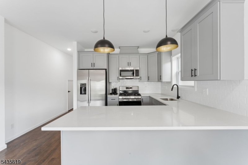 910 Bergen St 1