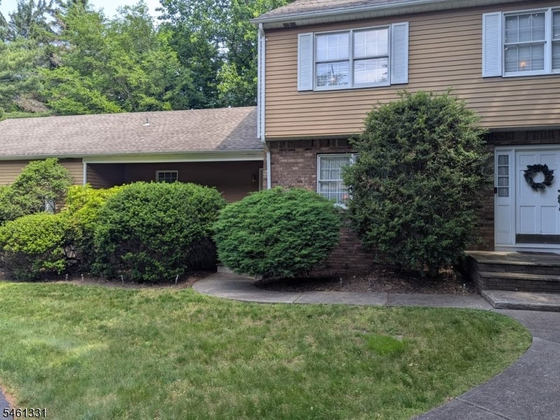 365 Lake St