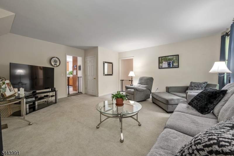 60 Waterloo Rd