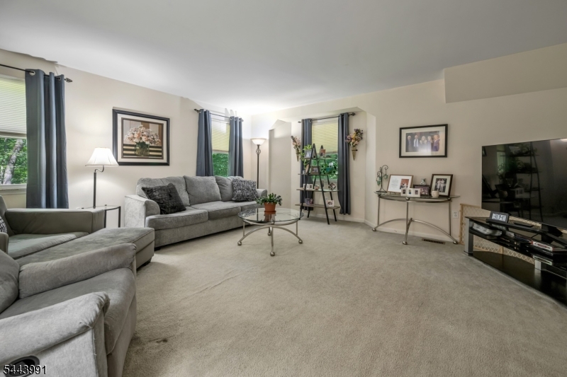 60 Waterloo Rd