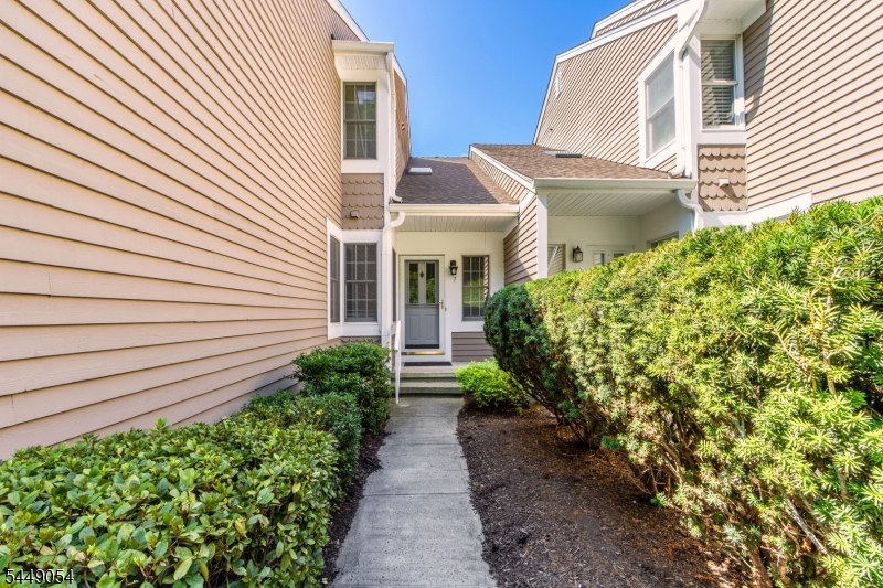 7 Dorset Ln