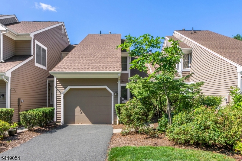 7 Dorset Ln