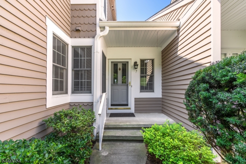 7 Dorset Ln