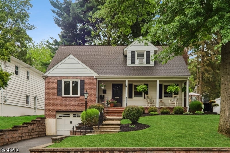 8 Sheridan Ave