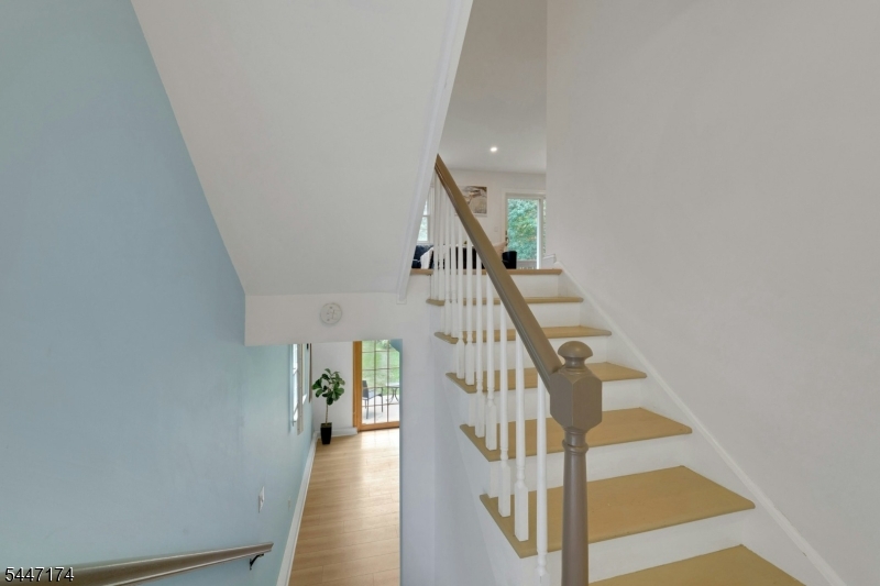 9 Brookstone Cir