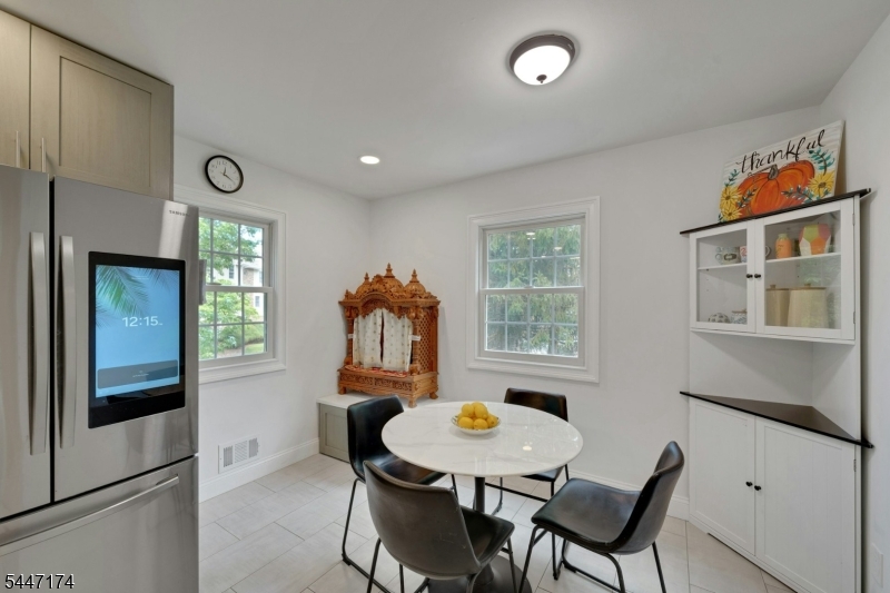9 Brookstone Cir