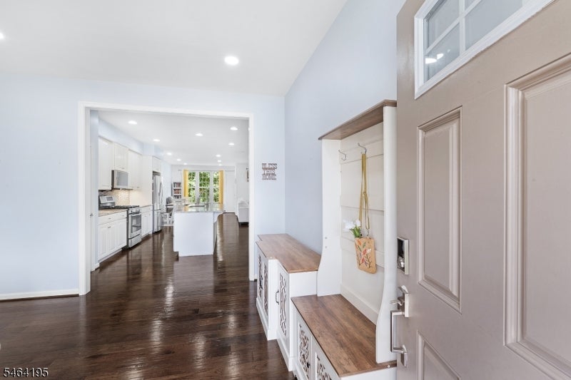 33 Woodland Way