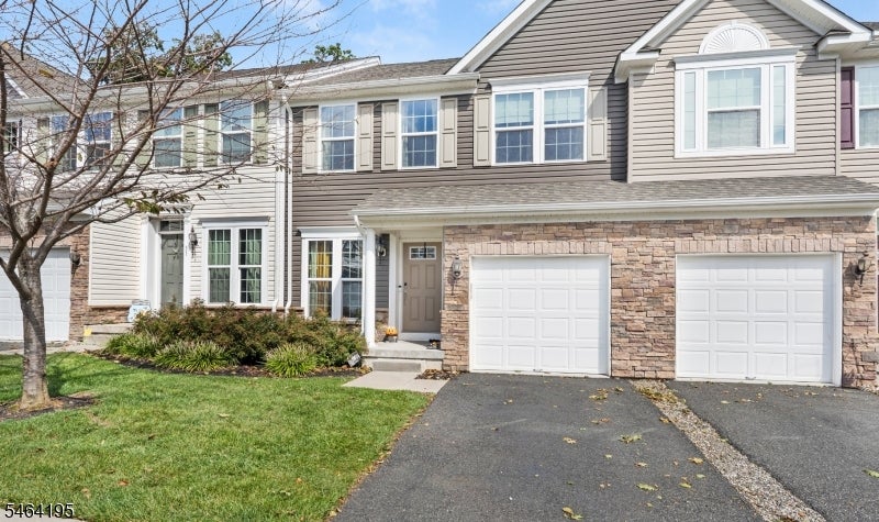 33 Woodland Way